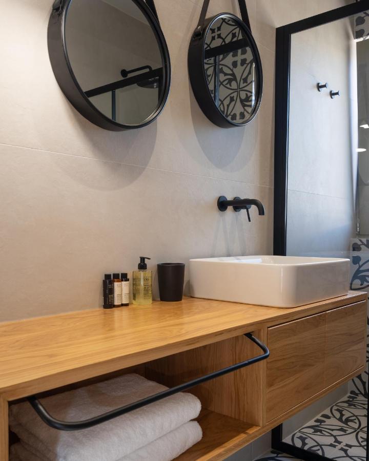 Papadria - Modern Luxury Near Kathisma * Tsoukaládhes
